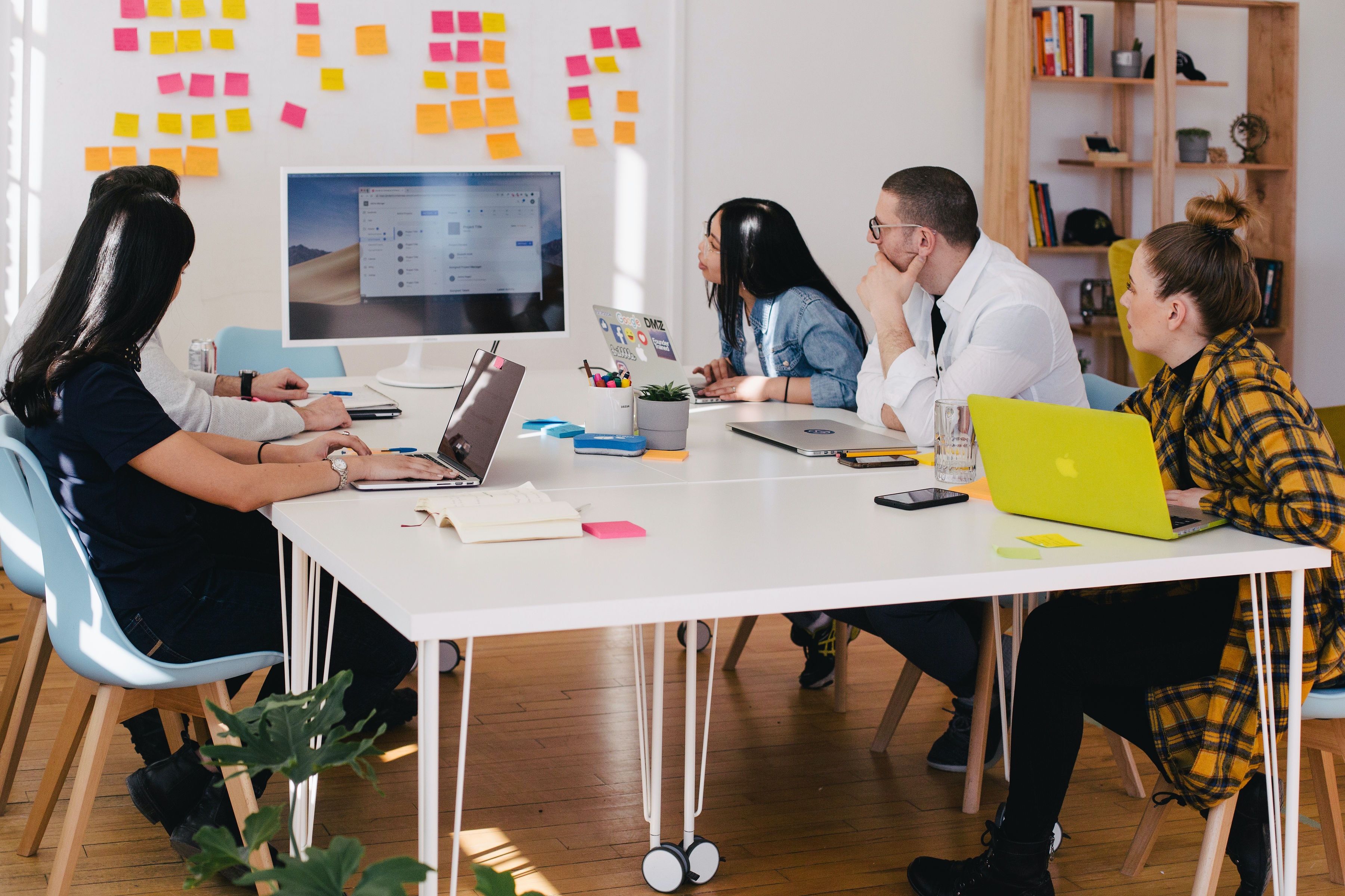 Community-Led Customer Retention | The Complete Guide