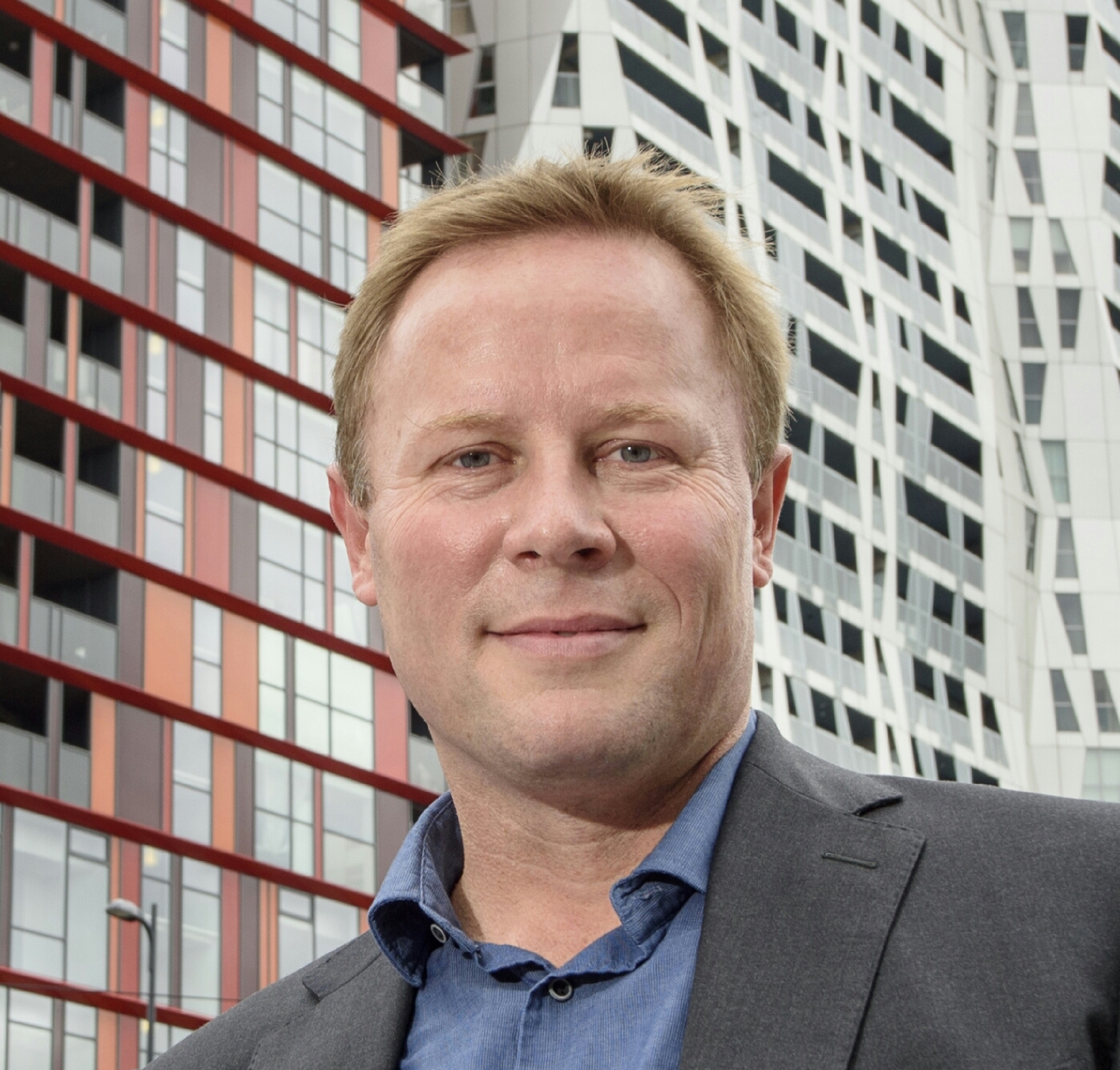 Go to the profile of Dirk Van Uffelen