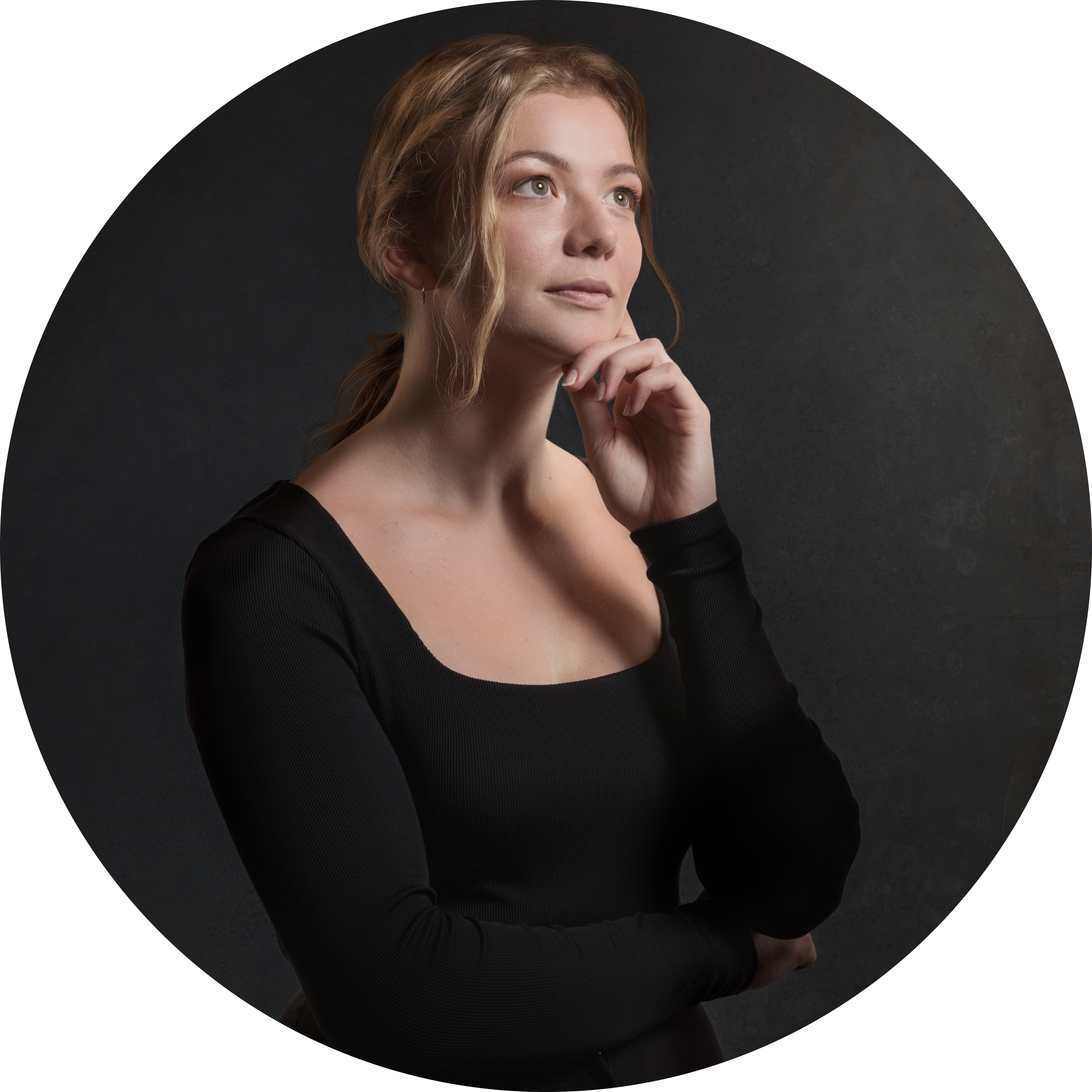 Go to the profile of Chloe Fox