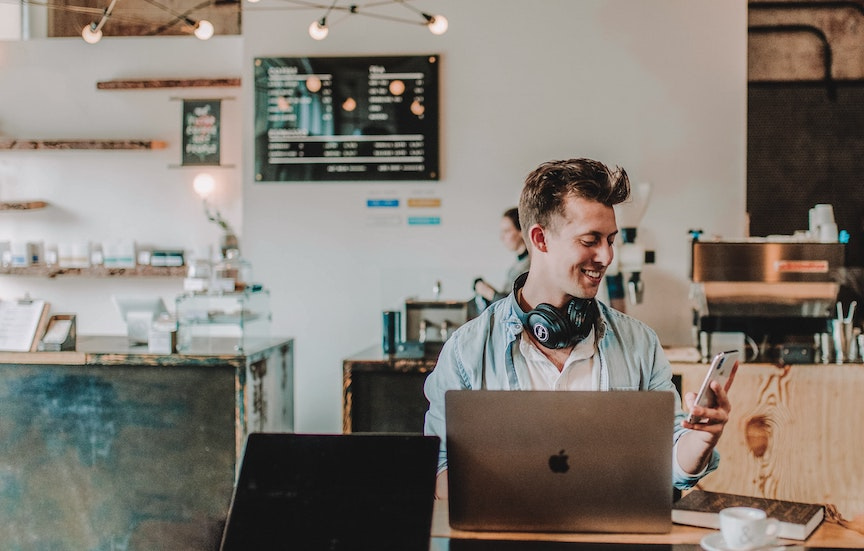 Social Media Vs. Expert Community: Which Makes More Sense For Your Business?