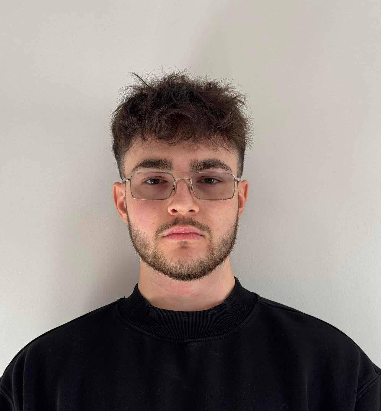 Go to the profile of Oskar