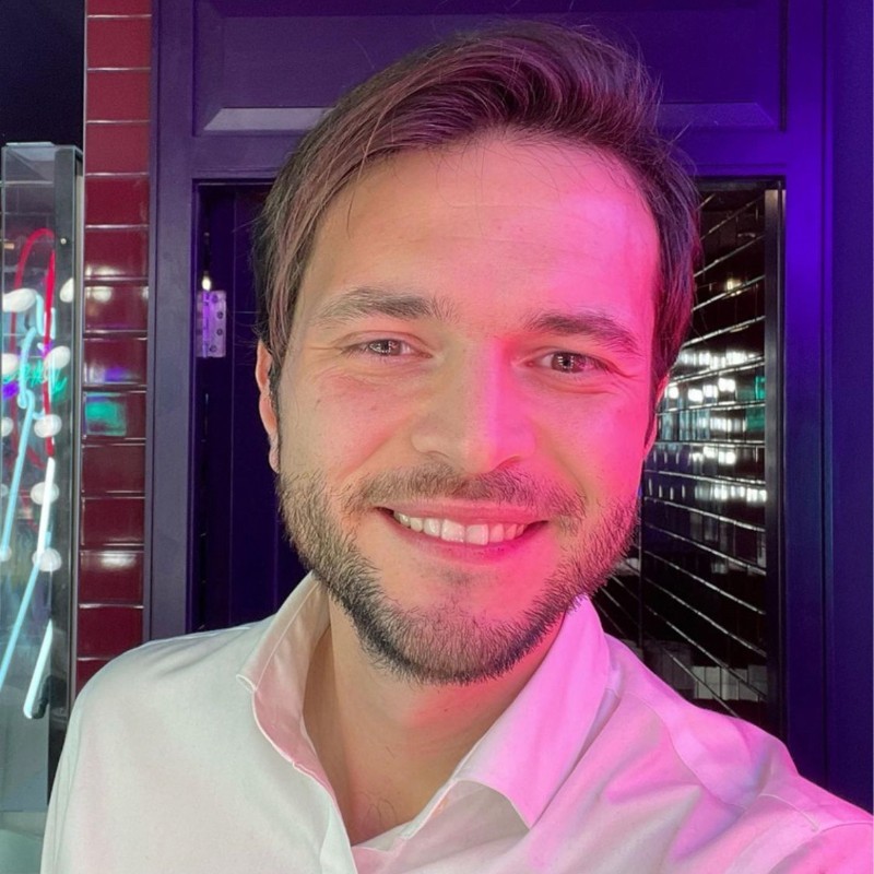 Go to the profile of Anil Koman