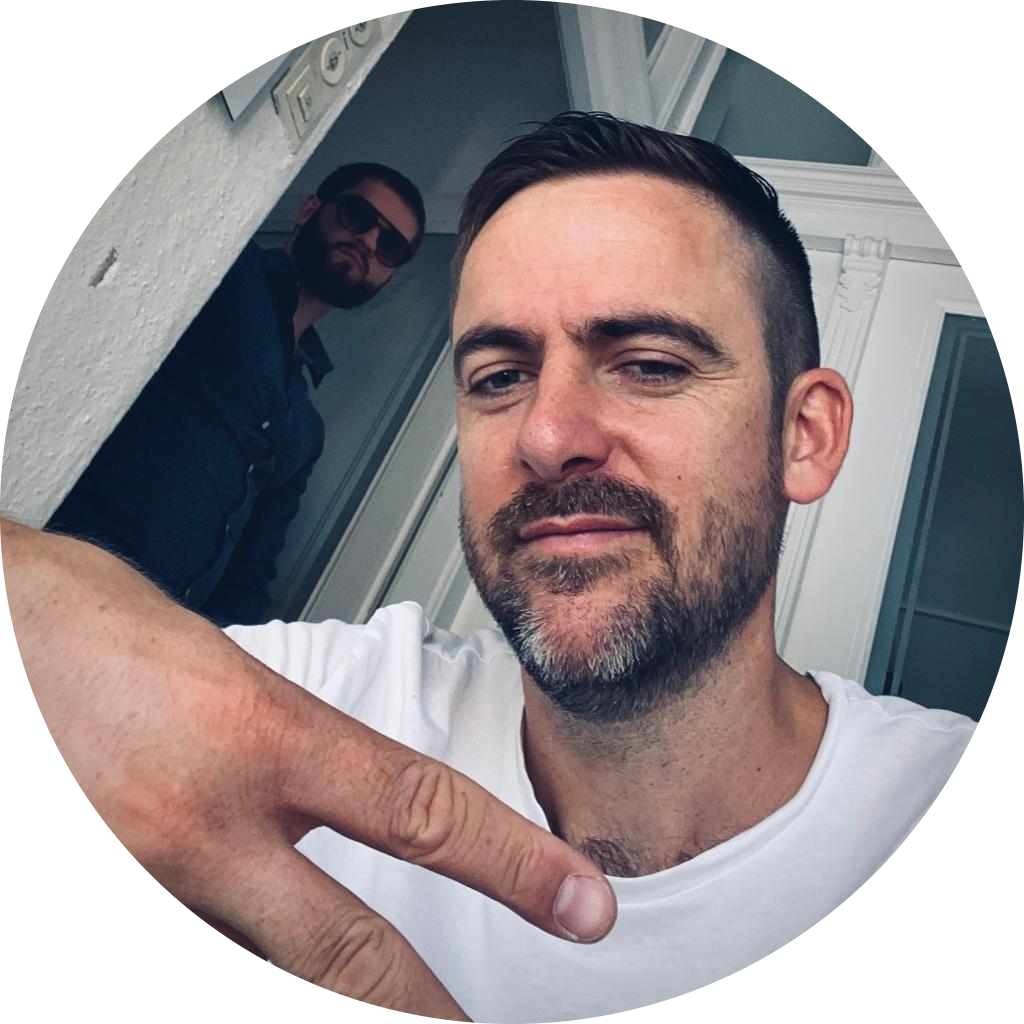 Go to the profile of Flo